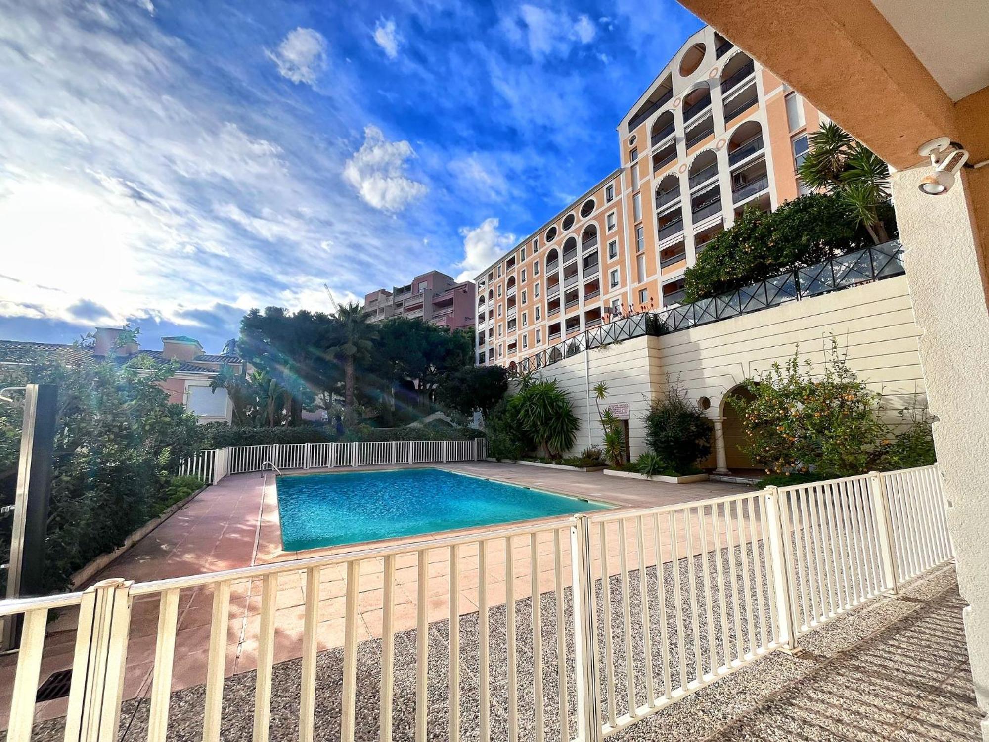 Direct Monaco 2 Pieces Devant Piscine Beausoleil Exterior foto