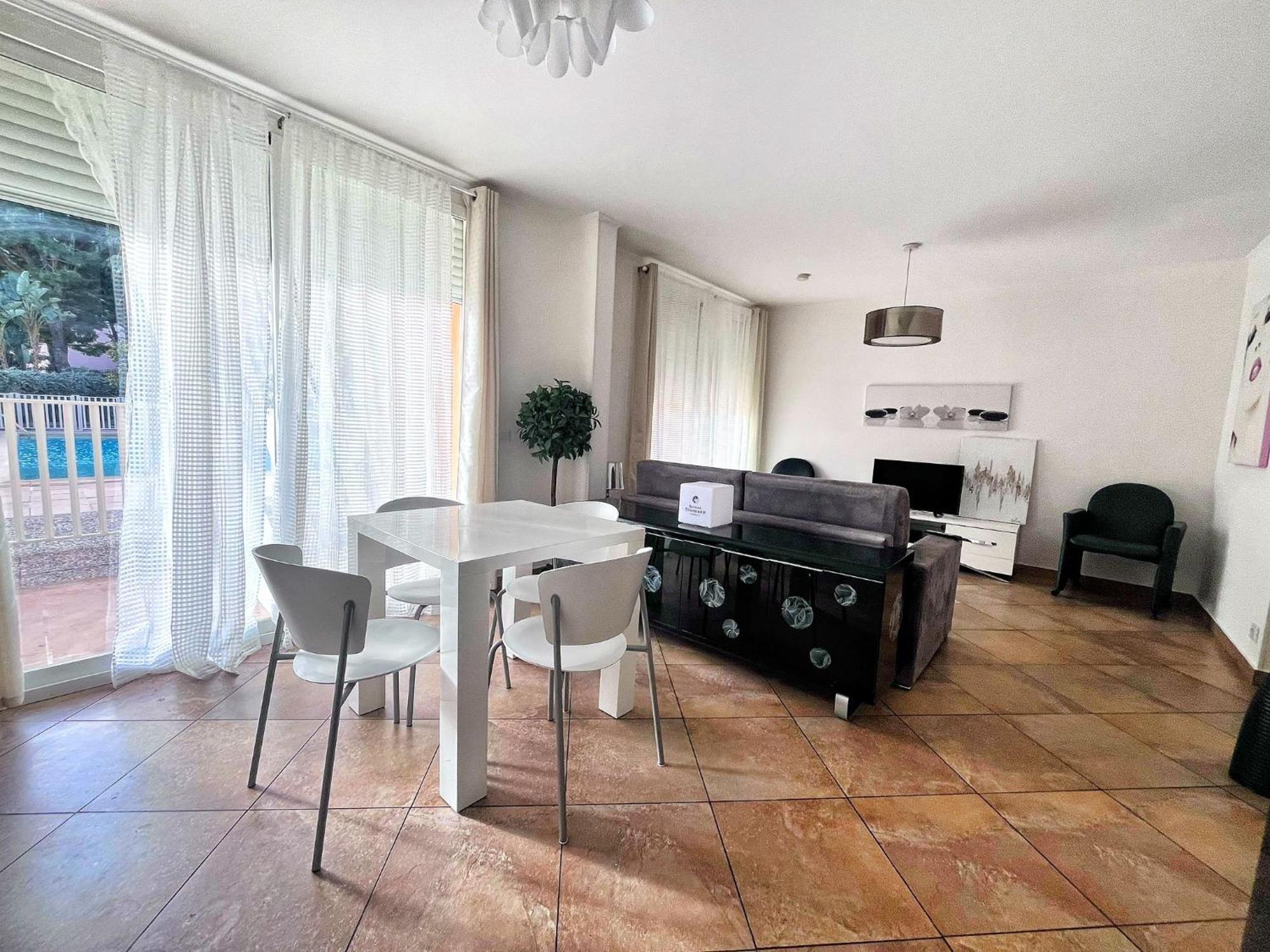 Direct Monaco 2 Pieces Devant Piscine Beausoleil Exterior foto